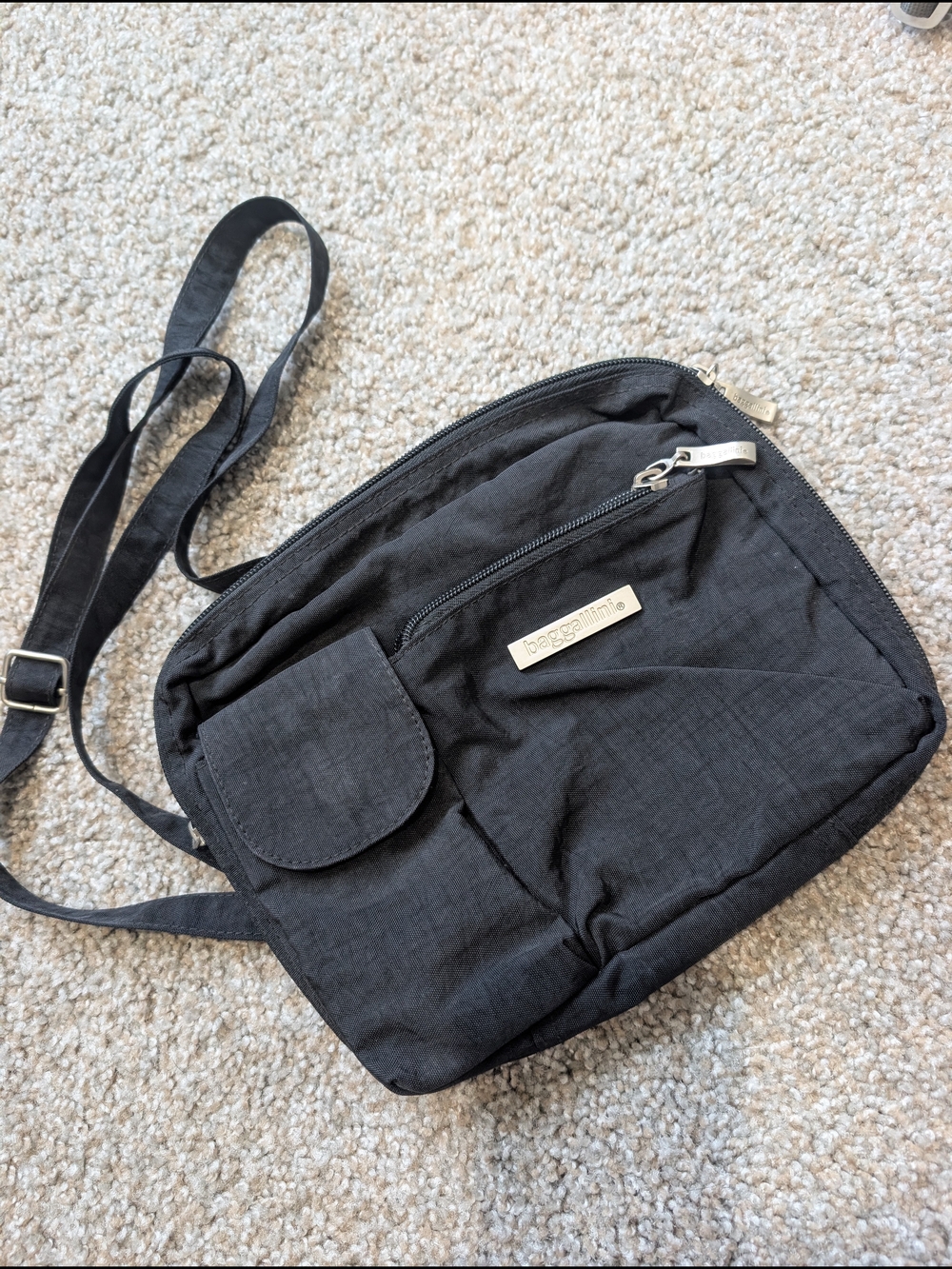 Baggallini Black Nylon Crossbody Bag Travel Organizer Lightweight Multi Pocket